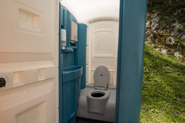 Best Portable toilet rental cost  in Fort Lewis, WA